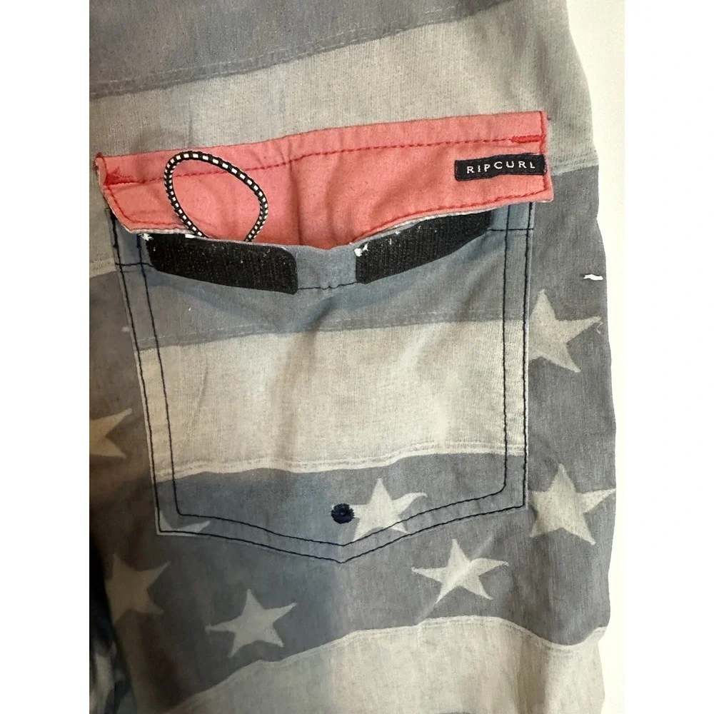 Rip Curl Gray Stars & Stripes Flag Board Shorts, Men's Size 27